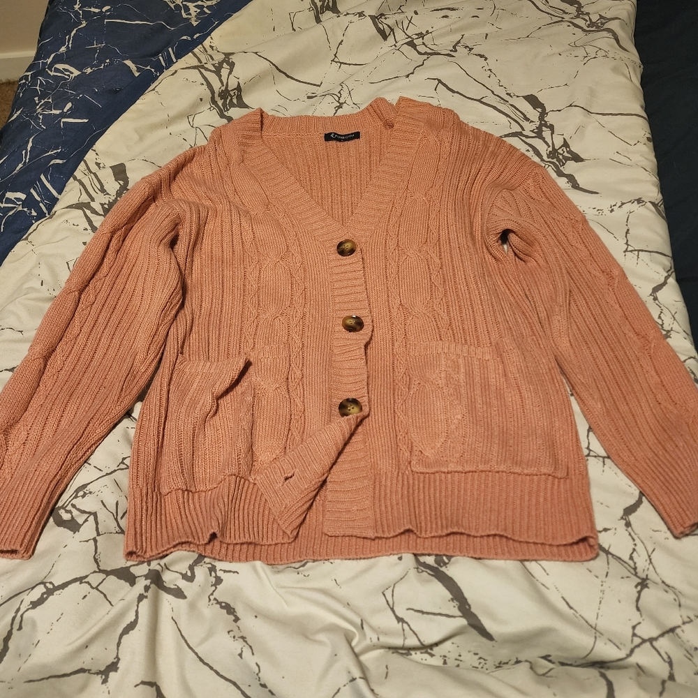 Fuinloth Cardigan - Picture 3 of 4